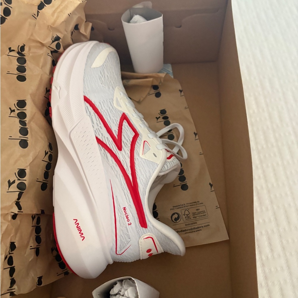 Diadora Nucleo 2 White and Red Athletic Shoes - Picture 5 of 6